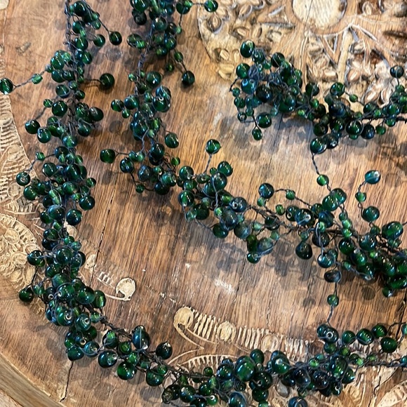 Pottery Barn RARE green glass pepper berry beaded garland 6’ - Picture 4 of 6
